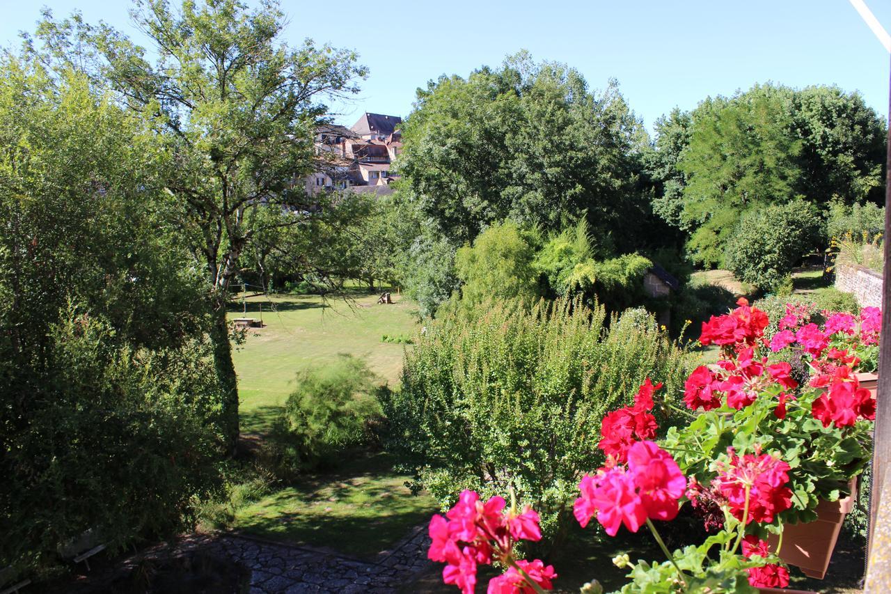 Hostellerie La Terrasse Lacapelle-Marival Esterno foto