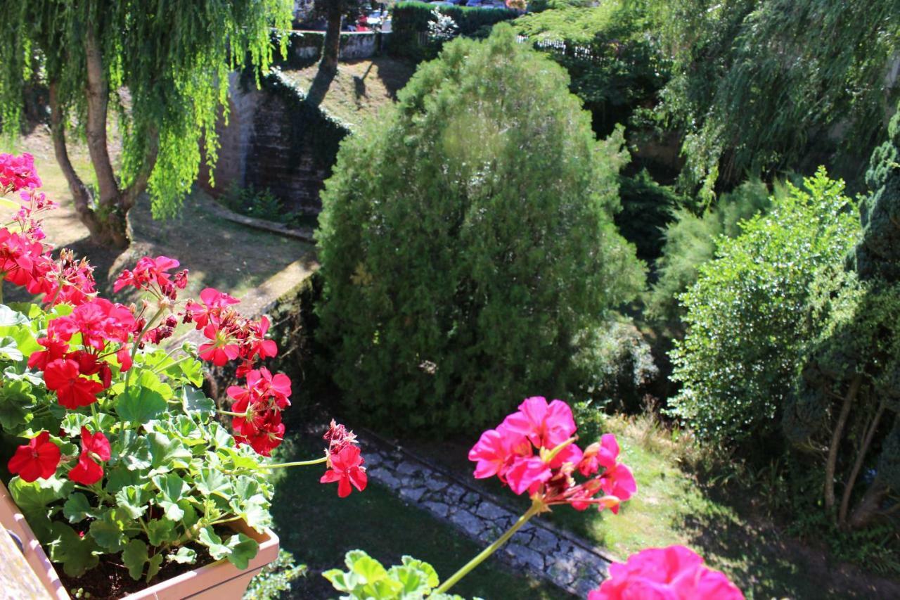 Hostellerie La Terrasse Lacapelle-Marival Esterno foto